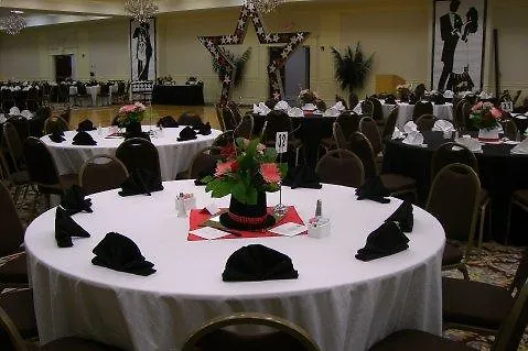 Clarion & Convention Center 3*