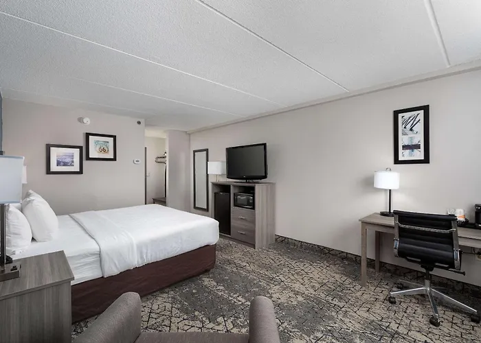 Hotel Clarion & Convention Center 3*