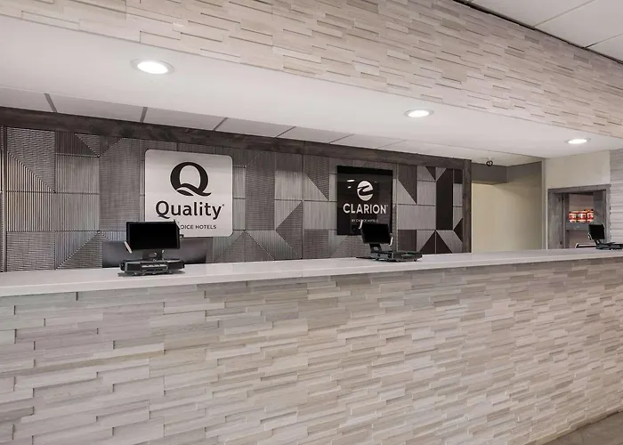 Hotel Clarion & Convention Center 3*