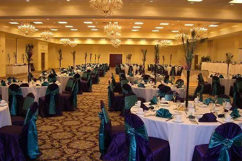 Clarion & Convention Center Hotel 3*