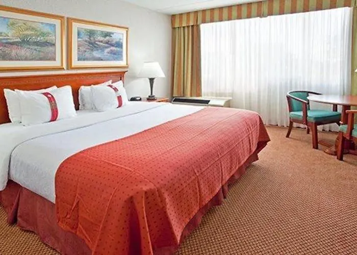 Hotel Clarion & Convention Center
